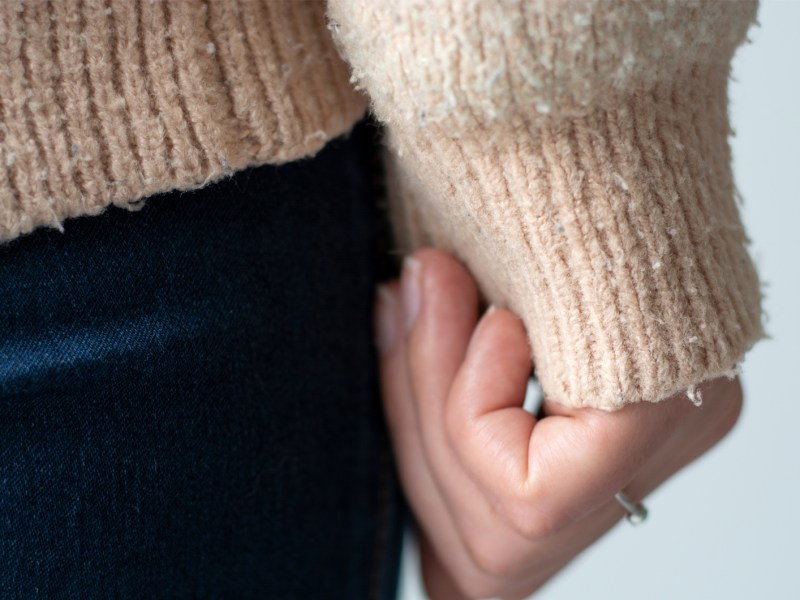 Alter Pullover mit jeder Menge Pilling-Kn&ouml;tchen