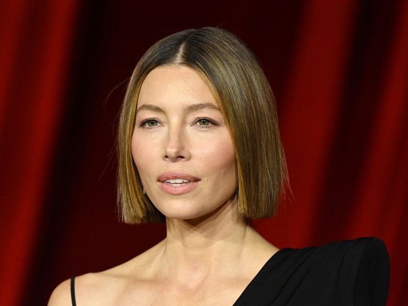 Jessica Biel mit Blunt Bob Haarschnitt.
