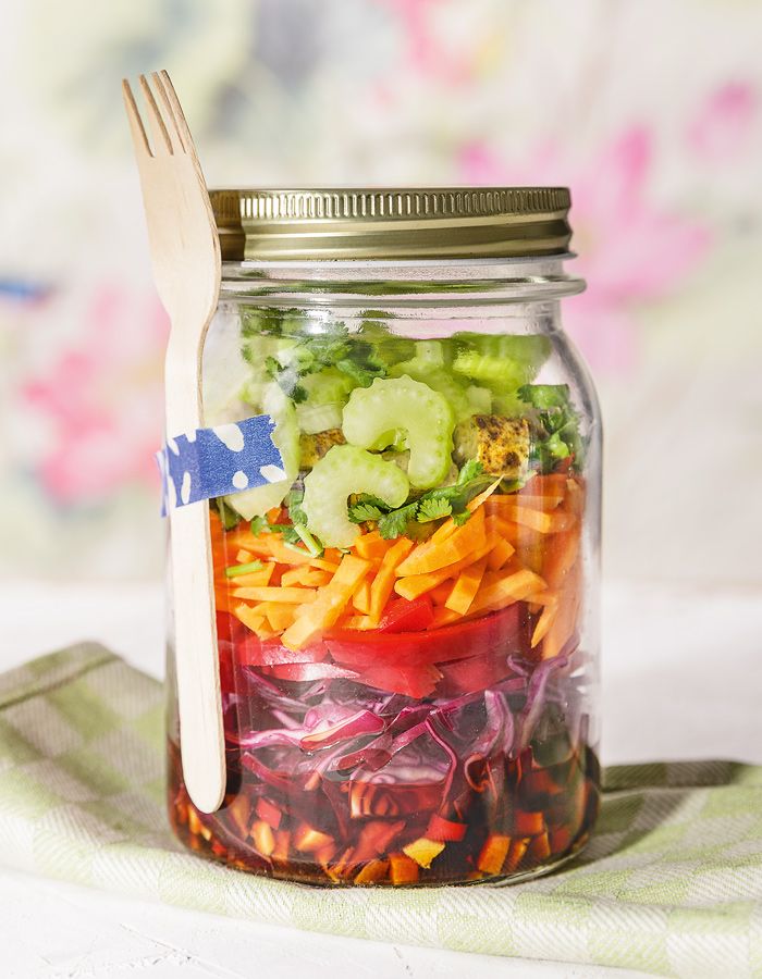 Low-Carb-Salat: Rezept für Asia-Schichtsalat Low-Carb-Salat: Rezept für Asia-Schichtsalat