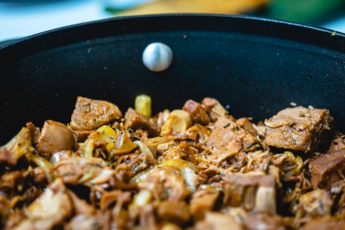 Die unreife Jackfruit sieht aus und schmeckt wie H&uuml;hnchenfleisch