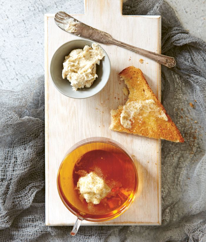 Winter-Cocktail: Rezept für heißen Rum mit Butter Winter-Cocktail: Rezept für heißen Rum mit Butter