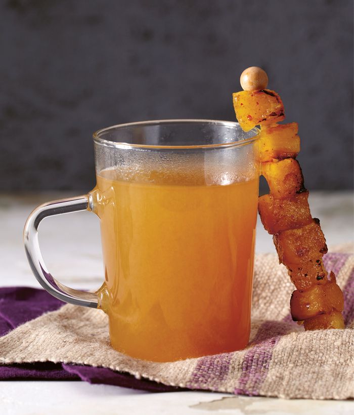 Heißer Rum-Cocktail: Ananas-Grog für Weihnachten Heißer Rum-Cocktail: Ananas-Grog für Weihnachten