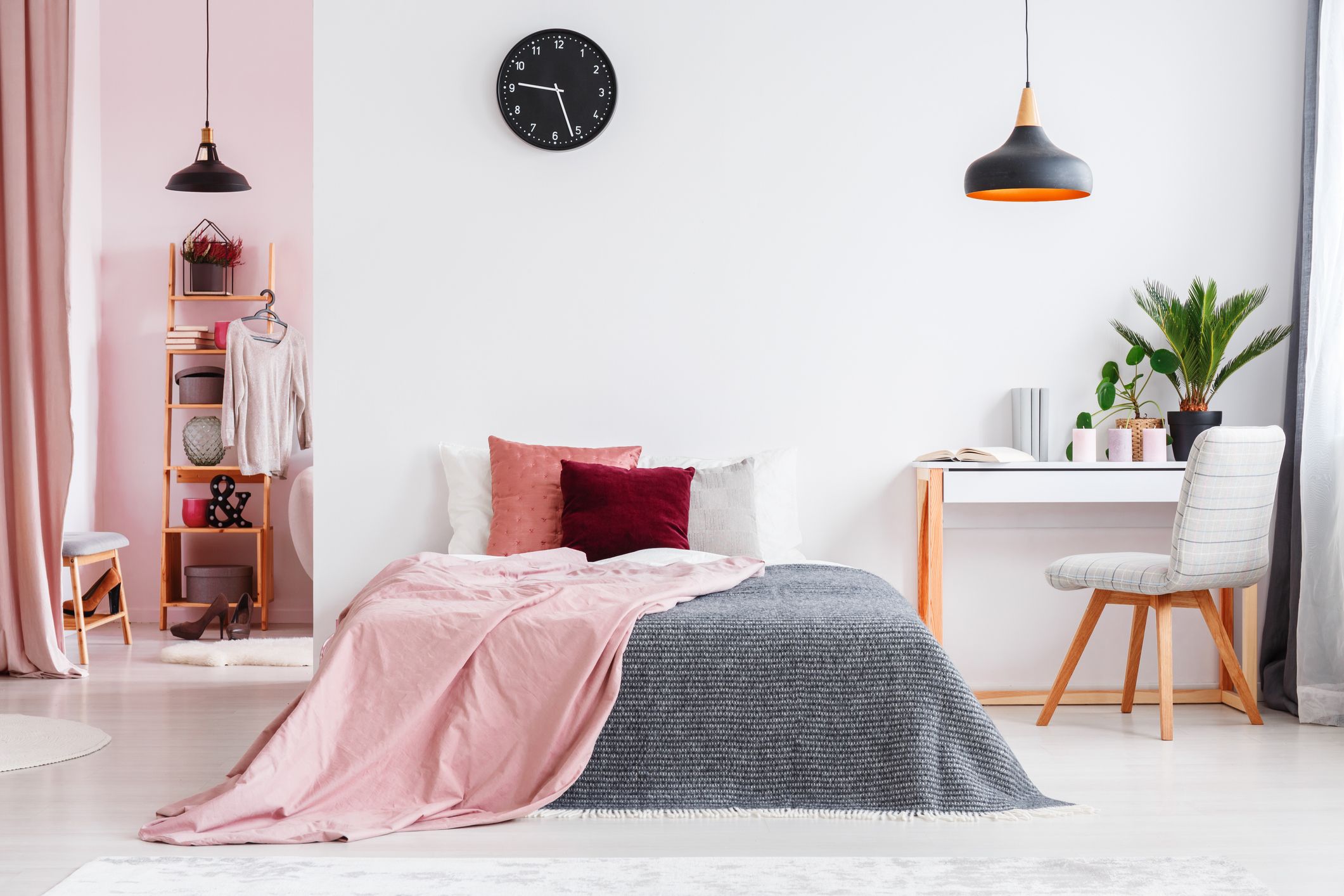 Rosa als Wandfarbe im Schlafzimmer Rosa als Wandfarbe im Schlafzimmer