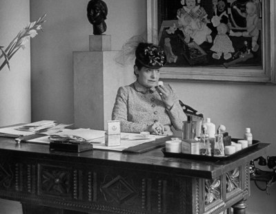 1914: Die ersten Kosmetik-Salons werden eröffnet 1914: Die ersten Kosmetik-Salons werden eröffnet