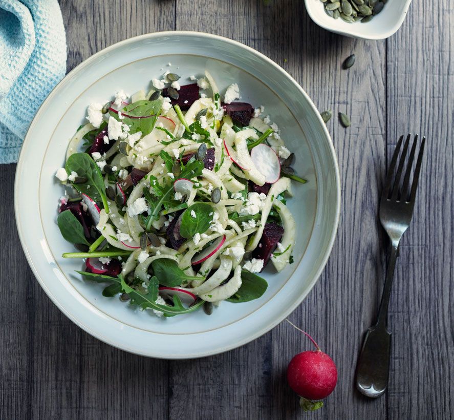 Wildkräutersalat mit Ziegenkäse Wildkräutersalat mit Ziegenkäse