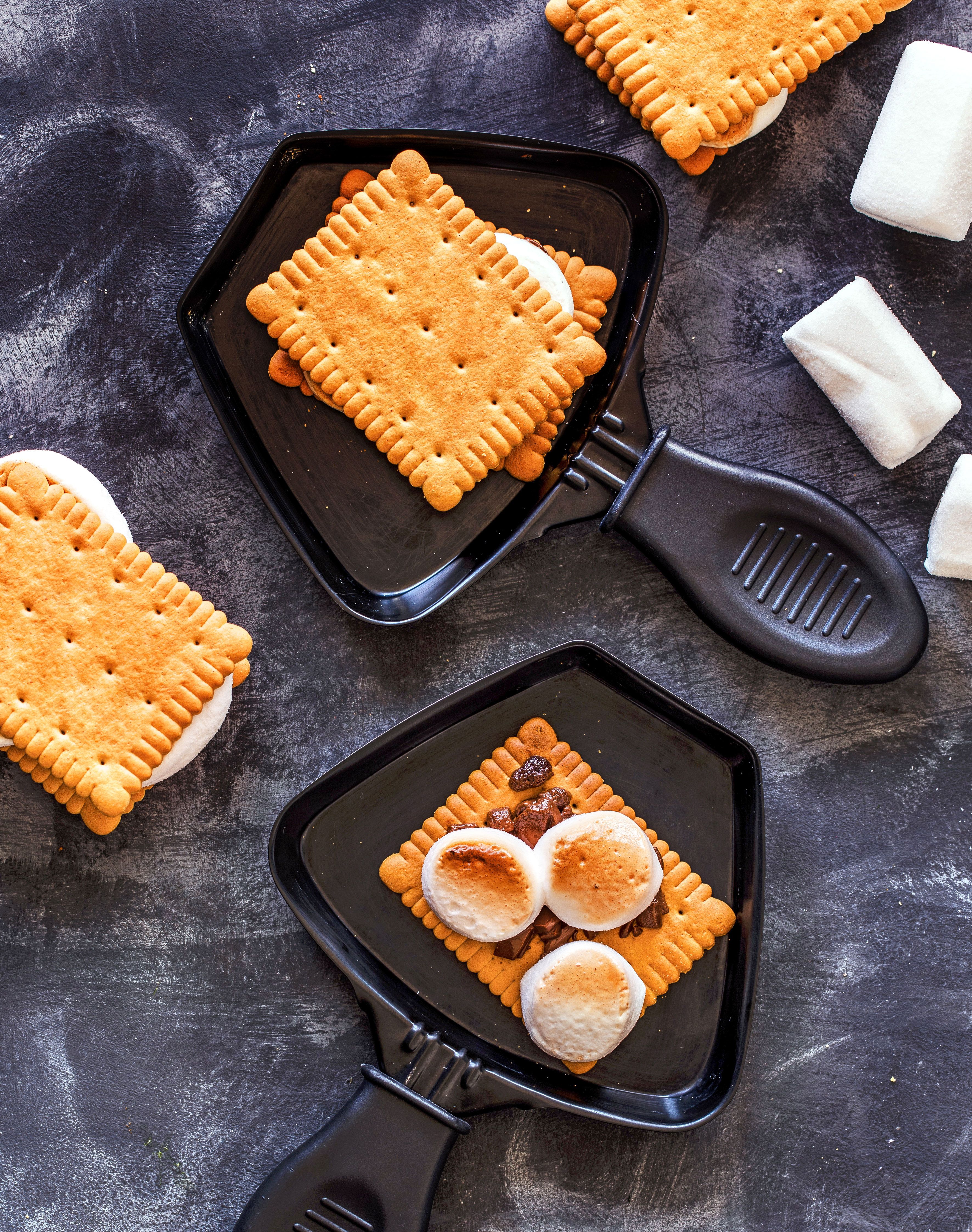 Süßes Raclette: Marshmallow-Kekse Amerikanische S'mores