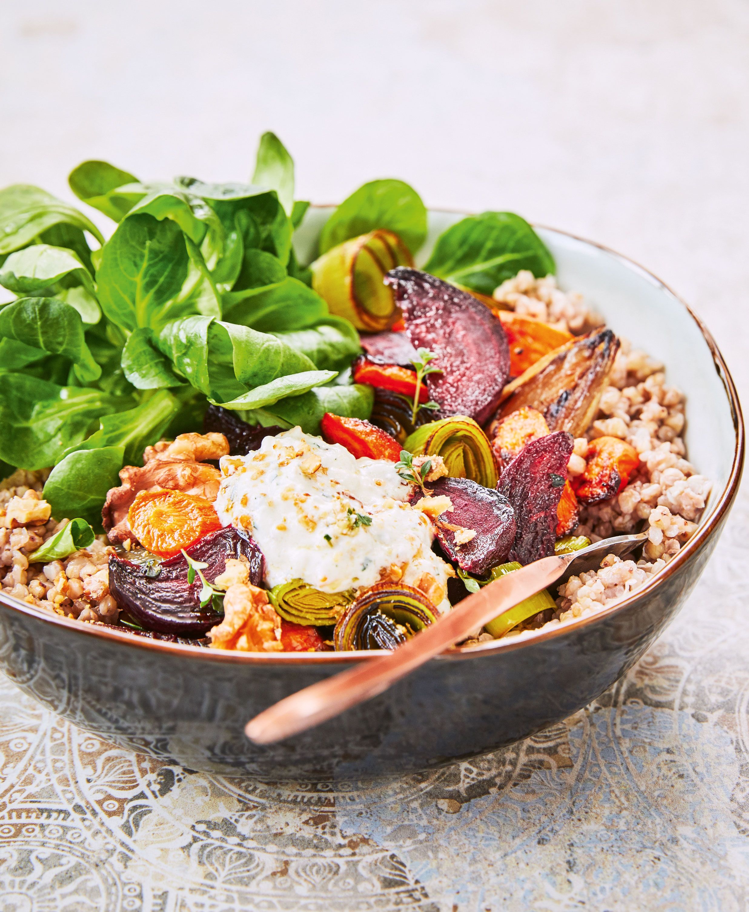 Rezept f&uuml;r eine Winter Bowl mit Ofengem&uuml;se und N&uuml;ssen