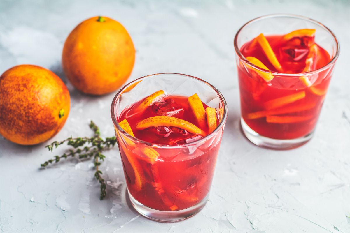 Cocktail mit Tee: Rezept f&uuml;r einen Gin-Sundowner