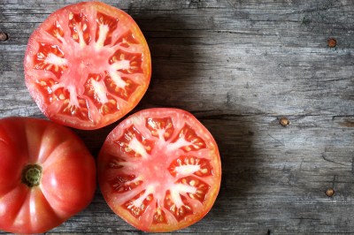 1 Tomate (50 g) hat 9 kcal. 1 Tomate (50 g) hat 9 kcal.