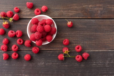 125 g Himbeeren haben 43 kcal. 125 g Himbeeren haben 43 kcal.