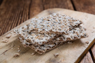 1 Scheibe Roggenknäckebrot (12 g) hat 38 kcal. 1 Scheibe Roggenknäckebrot (12 g) hat 38 kcal.