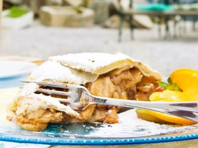 Ein echter Leckerbissen: Dieser Apfelstrudel schmeckt wie im Wiener Kaffeehaus