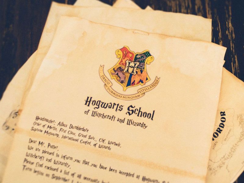 Buchseite, auf der Infos &uuml;ber Hogwarts.