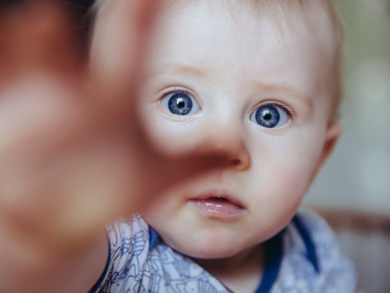 Kurz erkl&auml;rt: Ab wann sehen Babys richtig?