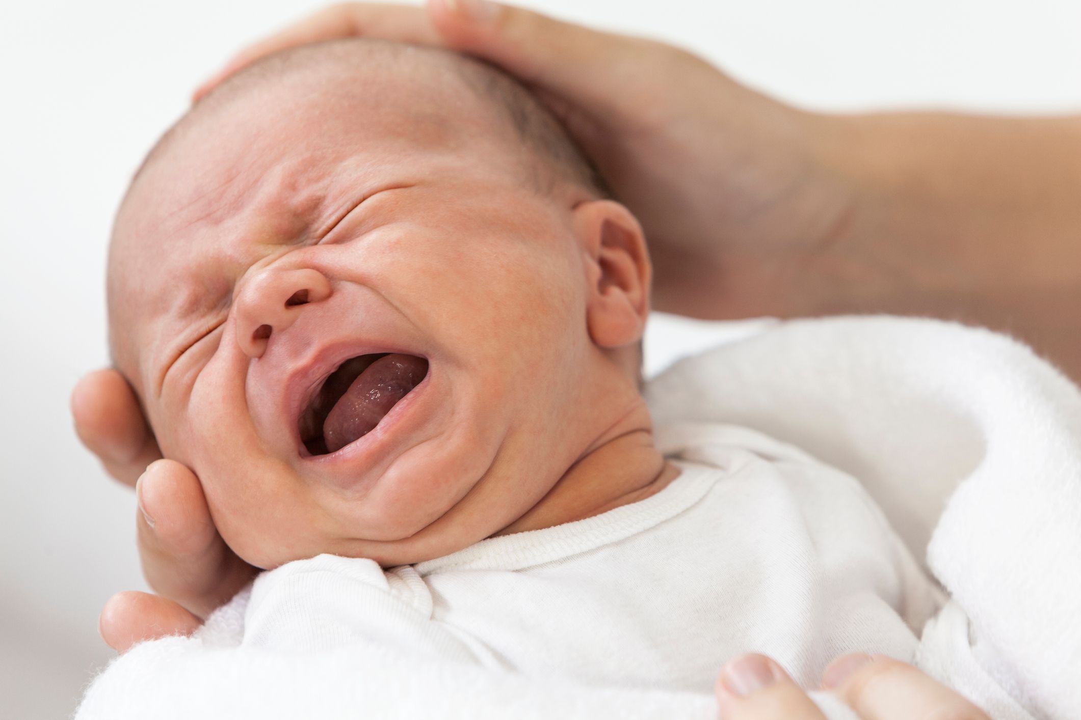 4 Wochen altes Baby: Schreien kann verschiedene Gr&uuml;nde haben