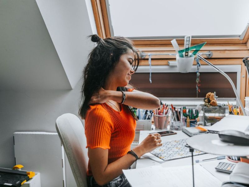Nackenschmerzen? Diese 5 Übungen lösen Verspannungen sofort