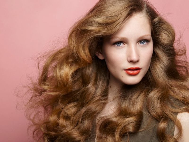 Absoluter Haarfarben-Trend 2022: Bronde.