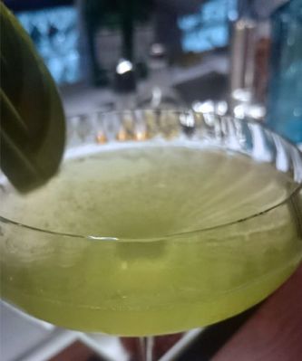 Nicht nur in Bars, auch in fast jedem Caf&eacute; kann man gut Gin trinken.