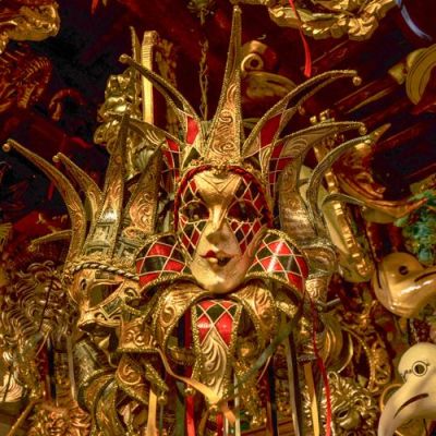 Traditionelle venezianische Masken Traditionelle venezianische Masken