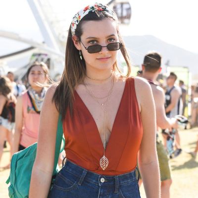 Festival-Frisuren: S&uuml;&szlig;es Haarband mit Blumen