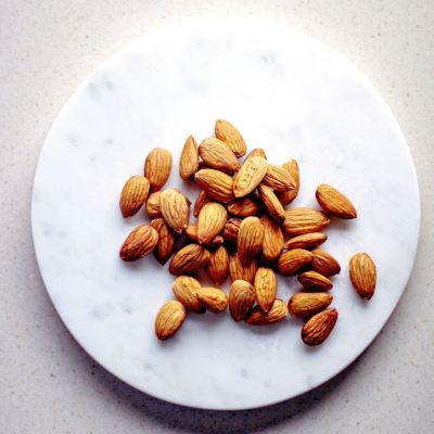Nüsse können bei einer Low Carb Diät gegessen werden Nüsse können bei einer Low Carb Diät gegessen werden