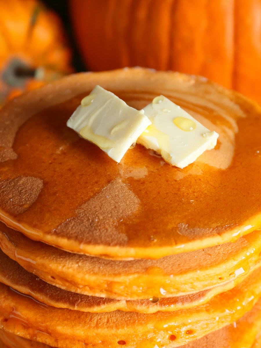 Kürbis-Pfannkuchen: Diese Pumpkin Pancakes sind das perfekte Herbst-Frühstück