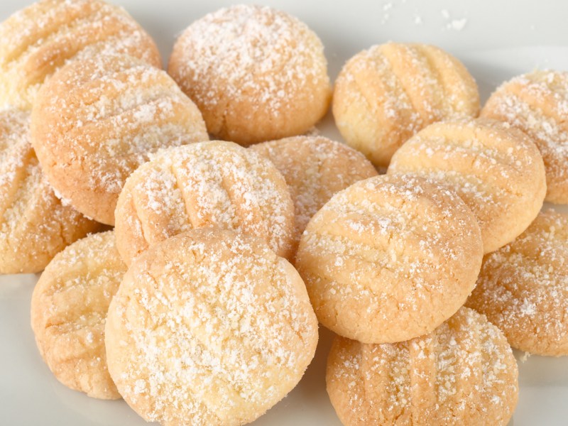 Vanille Pl&auml;tzchen mit Puderzucker.