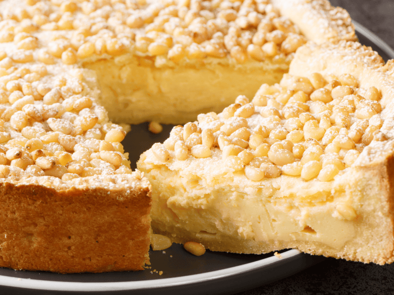 Angeschnittene Torta della Nonna.