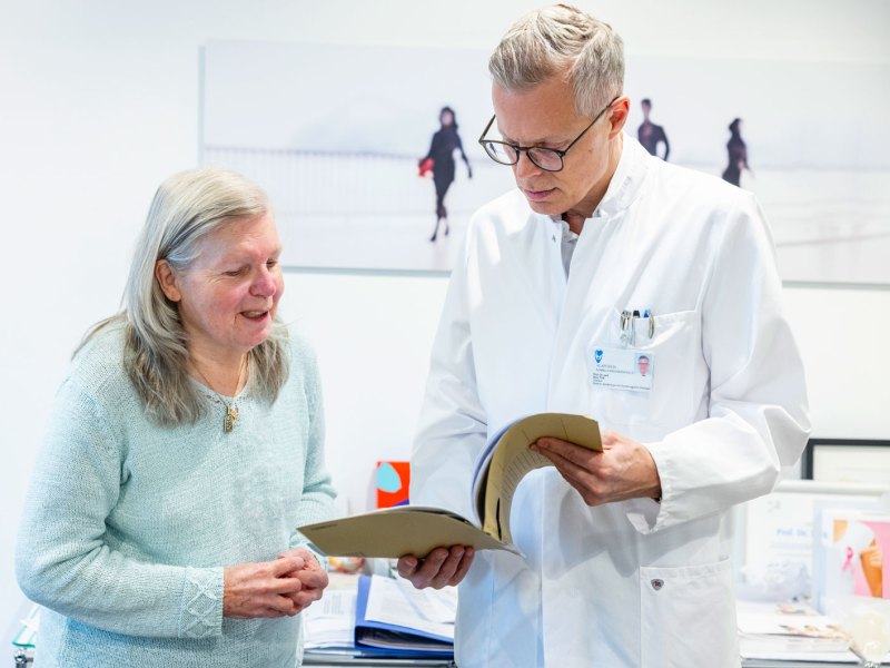Arzt und Patientin