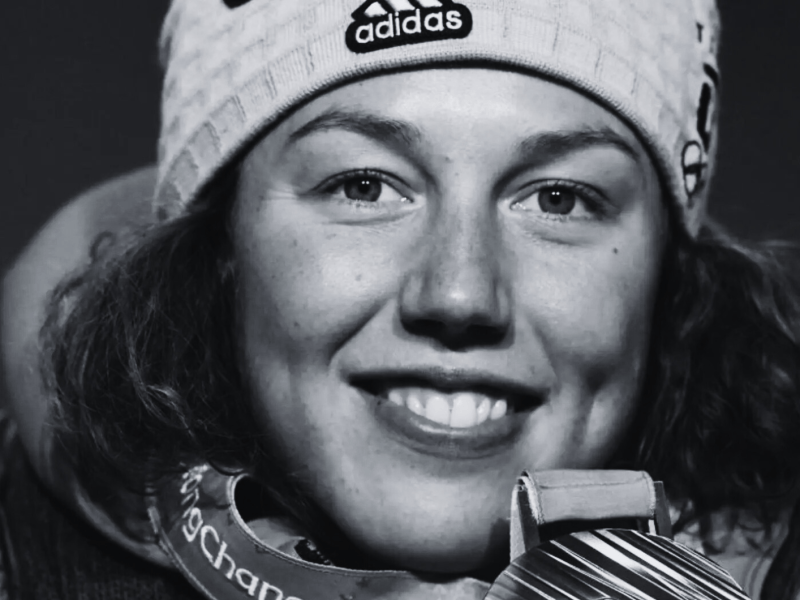 Laura Dahlmeier nach ihrem Sieg bei Olympia.