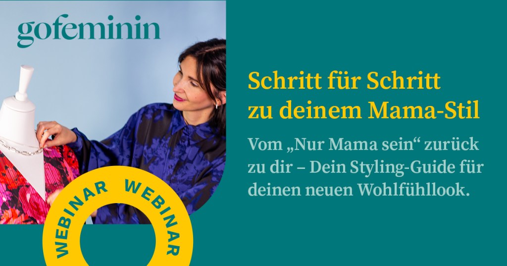 Frau beim Stylen einer Kleiderpuppe