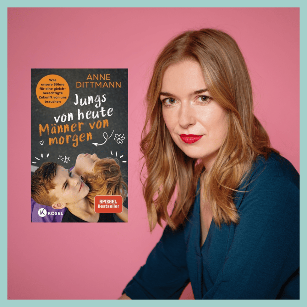Portr&auml;t von Anne Dittmann mit ihrem neuen Buch.