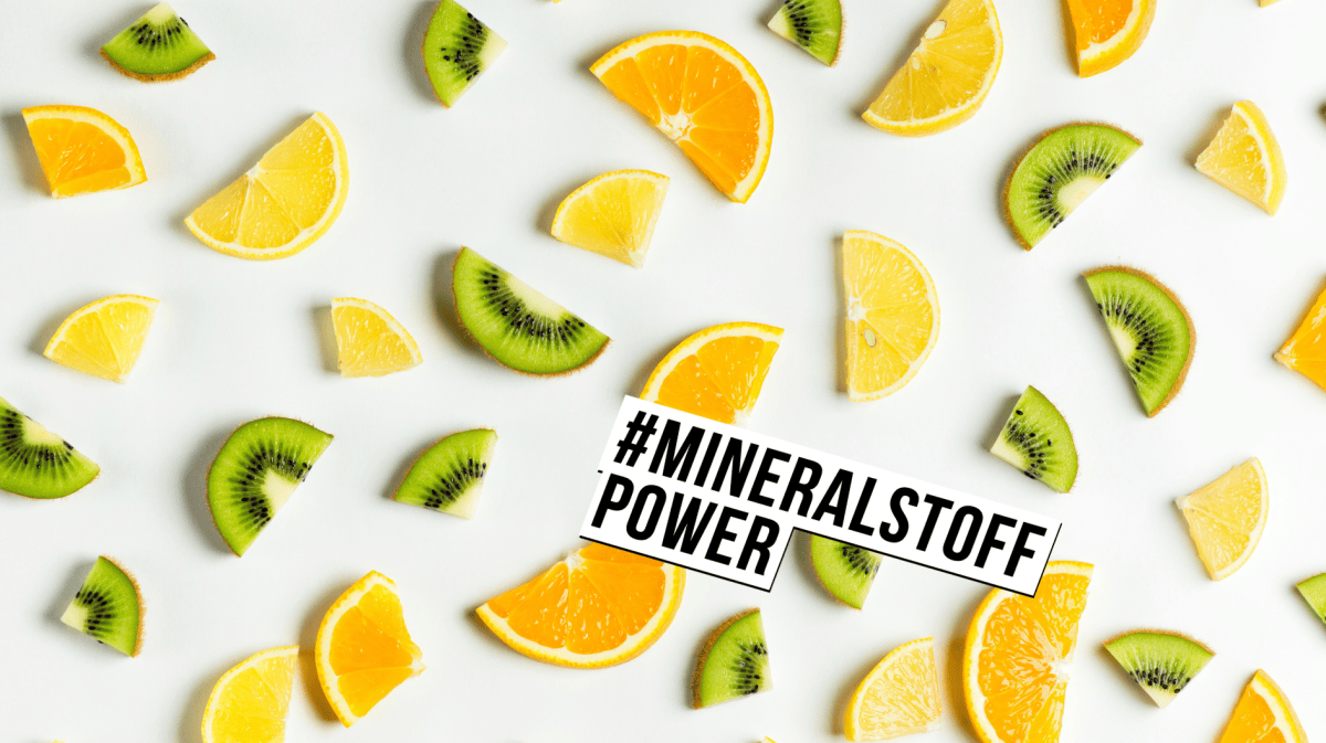 Frische Kiwistücke und Orangenscheiben als fruchtige Vitamin-C-Quellen zur Unterstützung des Immunsystems.